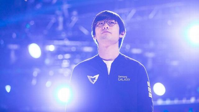 LPL选手们的拜年照~祝大家如虎添翼，虎虎生威，虎年大吉