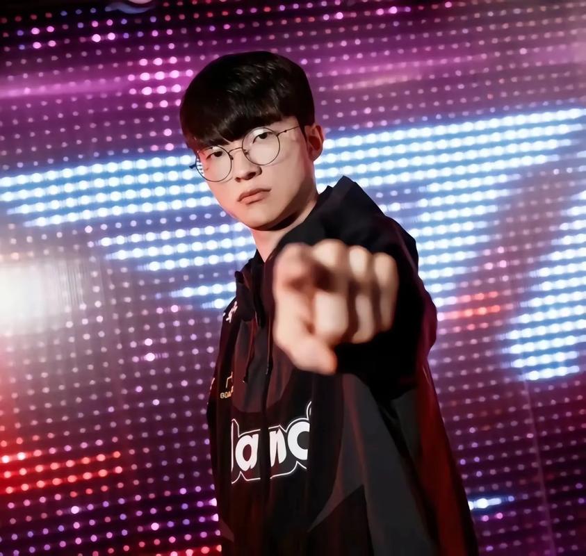 Gla1ve正式加入 100 Thieves 担任主教练